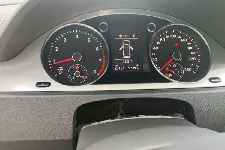 Used Volkswagen FAW-Volkswagen CC 2010 2.0 TSI Luxury Model Instrument Cluster