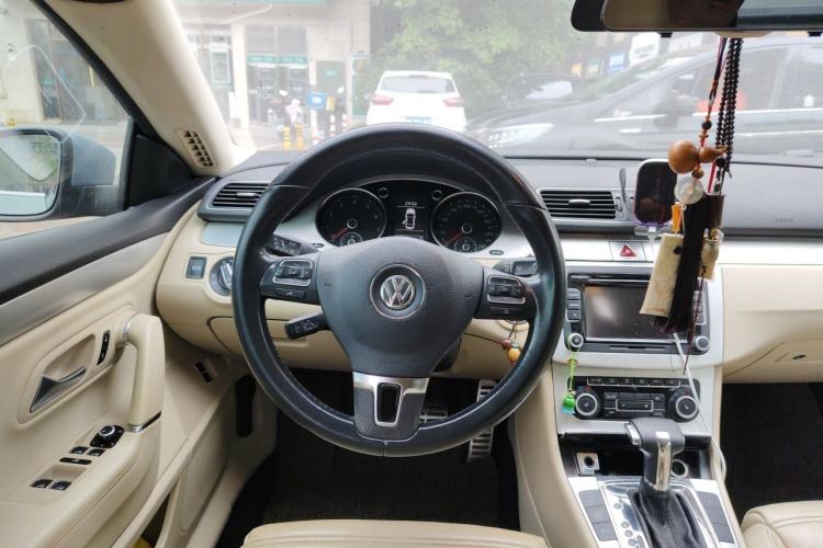 Used Volkswagen FAW-Volkswagen CC 2010 2.0 TSI Premium Edition Steering Wheel