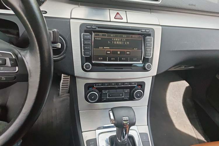 Used Volkswagen FAW-Volkswagen CC 2010 2.0 TSI Ultimate Edition Audio And AC Panel