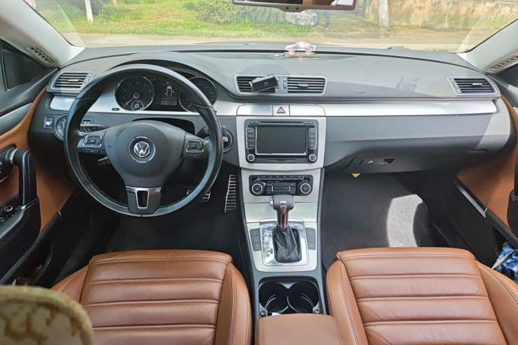 Used Volkswagen FAW-Volkswagen CC 2010 2.0 TSI Ultimate Edition Center Console