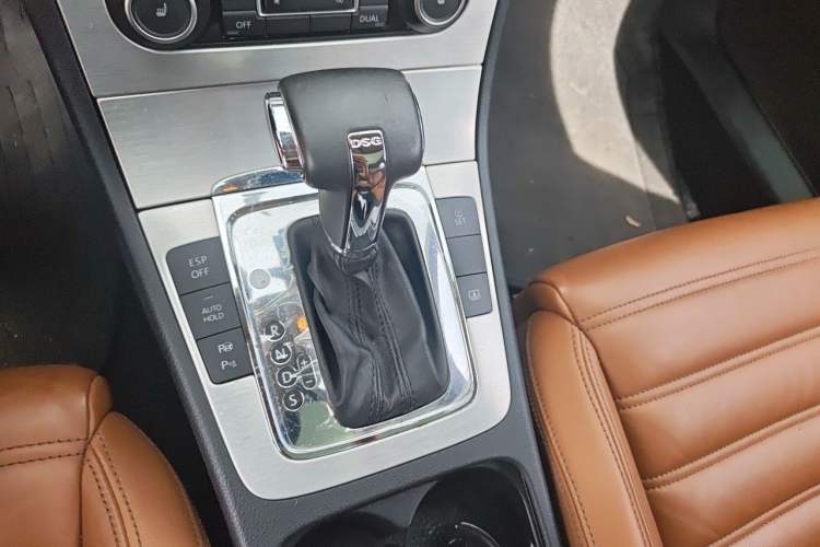 Used Volkswagen FAW-Volkswagen CC 2010 2.0 TSI Ultimate Edition Gear Lever