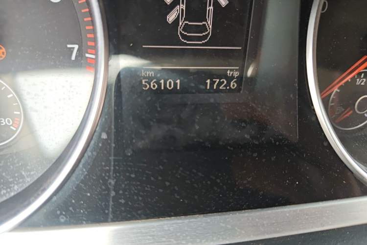 Used Volkswagen FAW-Volkswagen CC 2010 2.0 TSI Ultimate Edition Odometer Close Up