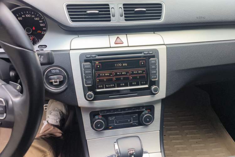 Used Volkswagen FAW-Volkswagen CC 2010 2.0 TSI Ultimate Edition Audio And AC Panel