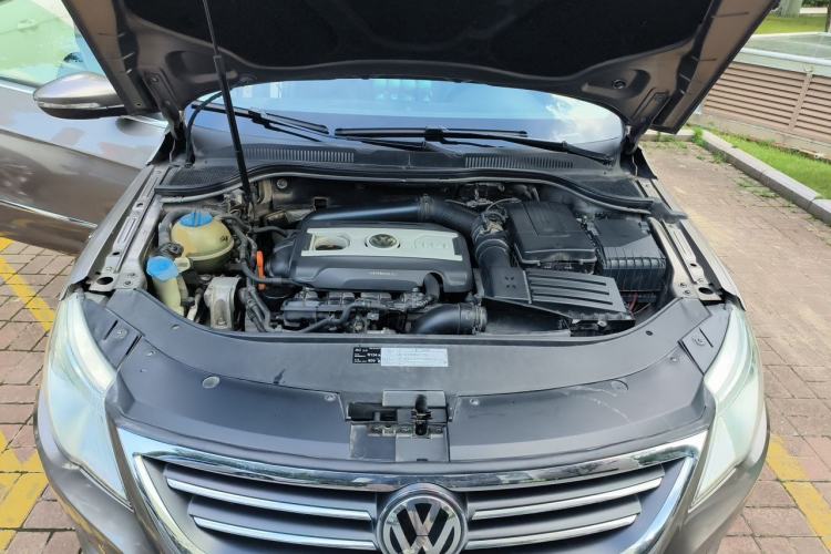 Used Volkswagen FAW-Volkswagen CC 2010 2.0 TSI Ultimate Edition Engine Bay