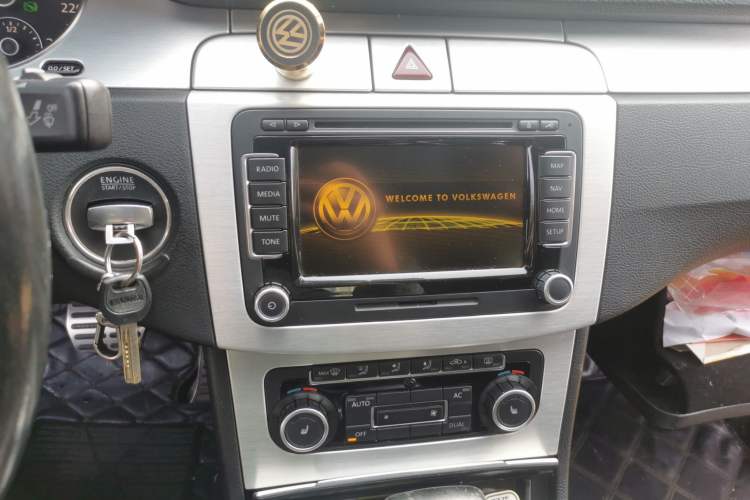 Used Volkswagen FAW-Volkswagen CC 2010 2.0 TSI Luxury Model Audio And AC Panel