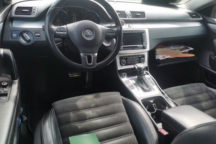 Used Volkswagen FAW-Volkswagen CC 2010 2.0 TSI Luxury Model Center Console