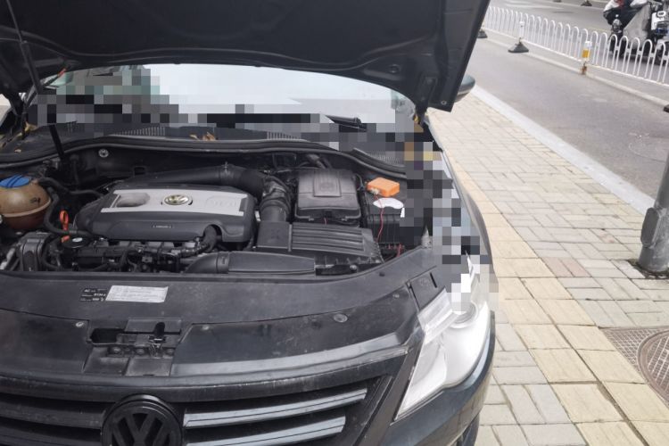 Used Volkswagen FAW-Volkswagen CC 2010 2.0 TSI Luxury Model Engine Bay Left