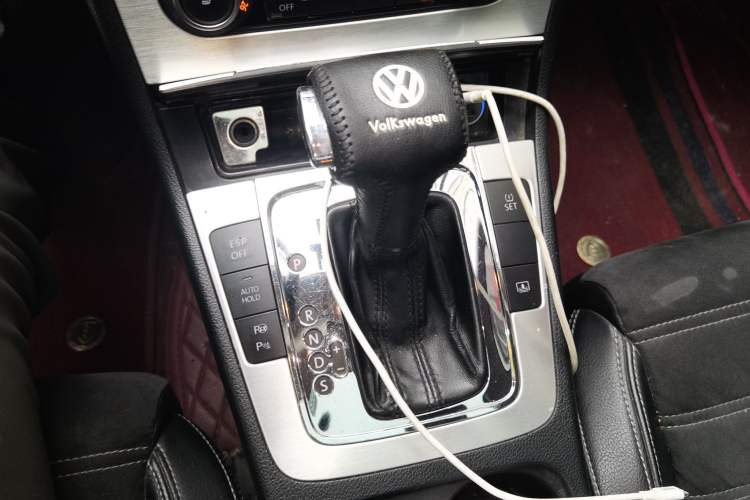 Used Volkswagen FAW-Volkswagen CC 2010 2.0 TSI Luxury Model Gear Lever