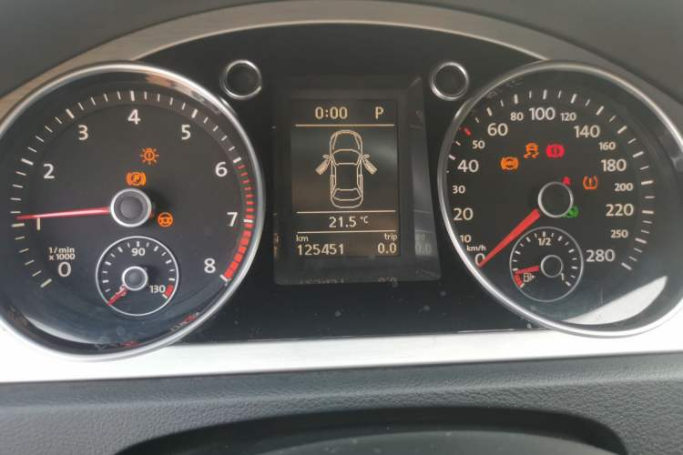 Used Volkswagen FAW-Volkswagen CC 2010 2.0 TSI Luxury Model Instrument Cluster