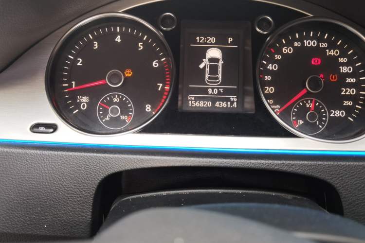 Used Volkswagen FAW-Volkswagen CC 2010 2.0 TSI Luxury Model Odometer Close Up