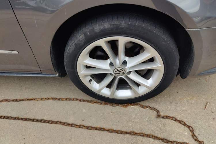 Used Volkswagen FAW-Volkswagen CC 2010 2.0 TSI Ultimate Edition Right Front Wheel Hub