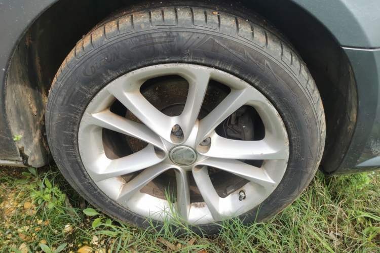 Used Volkswagen FAW-Volkswagen CC 2010 2.0 TSI Luxury Model Right Front Wheel Hub