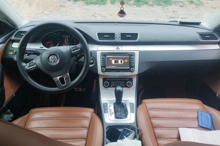 Used Volkswagen FAW-Volkswagen CC 2010 2.0 TSI Ultimate Edition Center Console