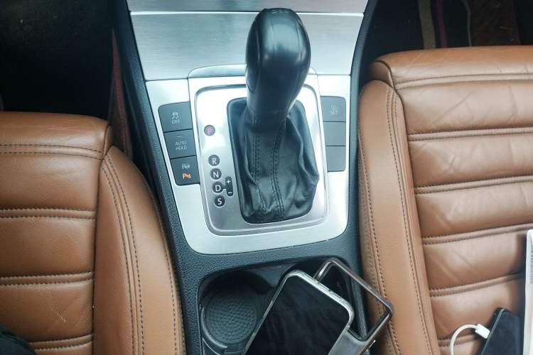 Used Volkswagen FAW-Volkswagen CC 2010 2.0 TSI Ultimate Edition Gear Lever