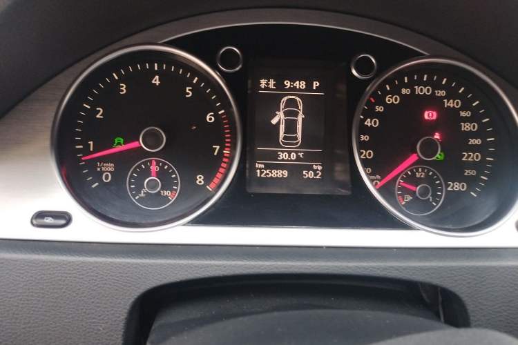 Used Volkswagen FAW-Volkswagen CC 2010 2.0 TSI Ultimate Edition Odometer Close Up