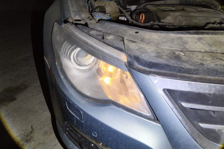 Used Volkswagen FAW-Volkswagen CC 2010 2.0 TSI Ultimate Edition Right Front Headlight