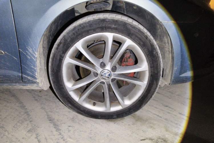Used Volkswagen FAW-Volkswagen CC 2010 2.0 TSI Ultimate Edition Right Front Wheel Hub