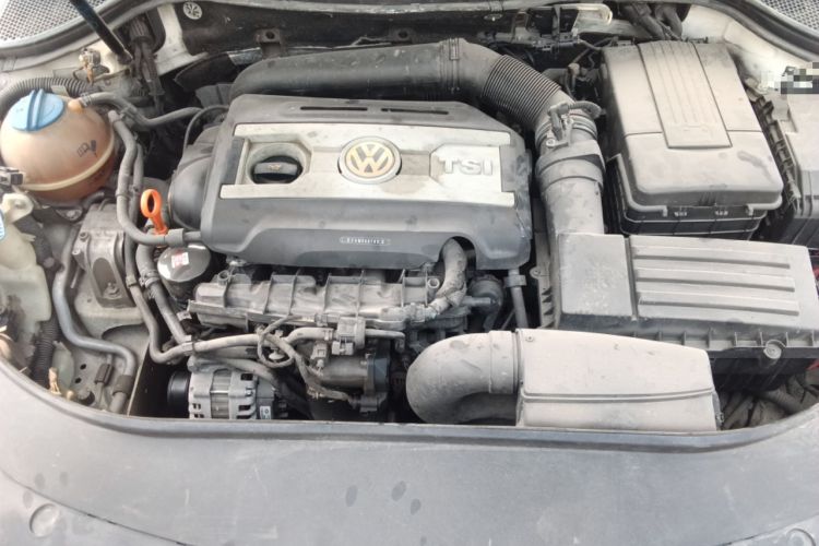 Used Volkswagen FAW-Volkswagen CC 2010 2.0 TSI Luxury Model Engine Bay