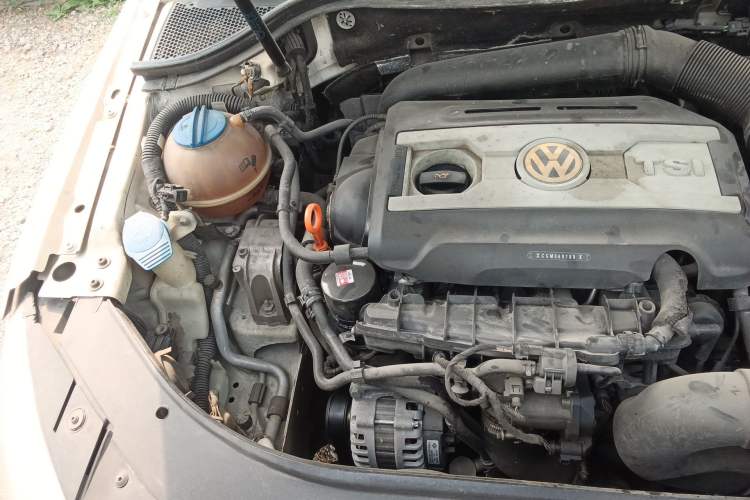 Used Volkswagen FAW-Volkswagen CC 2010 2.0 TSI Luxury Model Engine Bay Right