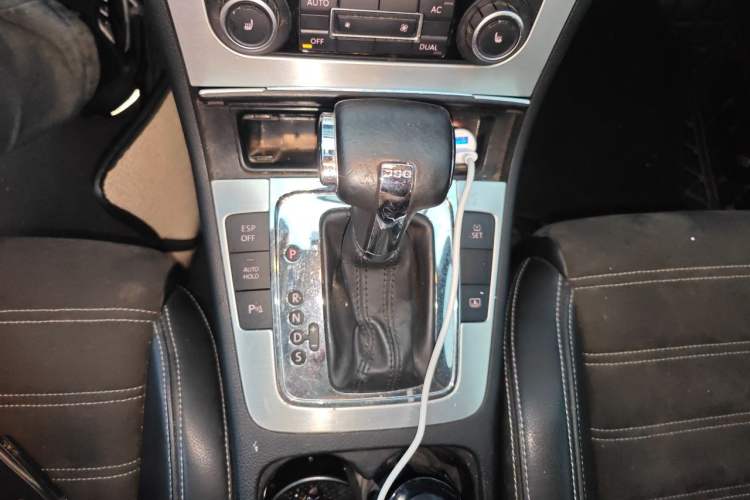 Used Volkswagen FAW-Volkswagen CC 2010 2.0 TSI Luxury Model Gear Lever