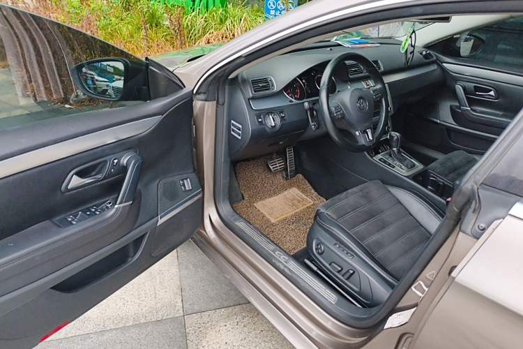 Used Volkswagen FAW-Volkswagen CC 2010 2.0 TSI Ultimate Edition Driver Seat
