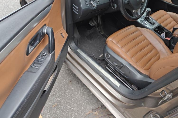 Used Volkswagen FAW-Volkswagen CC 2010 2.0 TSI Ultimate Edition Driver Seat