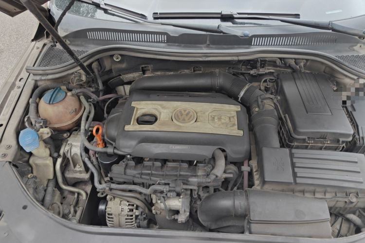 Used Volkswagen FAW-Volkswagen CC 2010 2.0 TSI Ultimate Edition Engine Bay