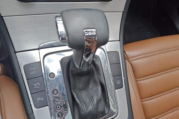 Used Volkswagen FAW-Volkswagen CC 2010 2.0 TSI Ultimate Edition Gear Lever