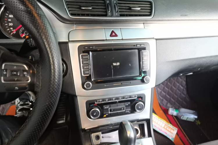 Used Volkswagen FAW-Volkswagen CC 2011 2.0 TSI Ultimate Edition Audio And AC Panel