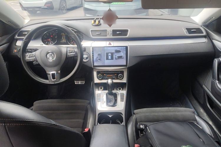 Used Volkswagen FAW-Volkswagen CC 2011 1.8 TSI Prestige Model Center Console