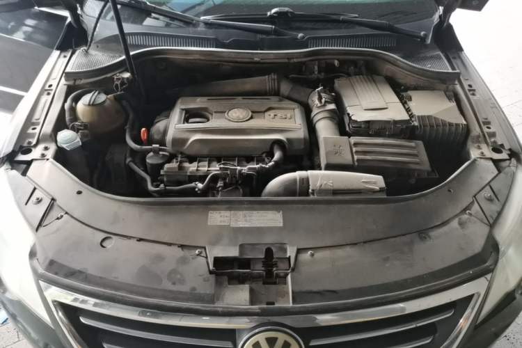 Used Volkswagen FAW-Volkswagen CC 2011 2.0 TSI Ultimate Edition Engine Bay