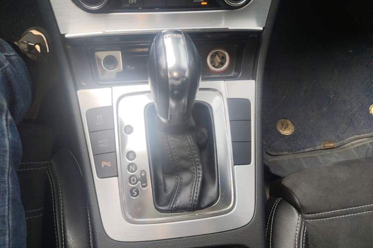 Used Volkswagen FAW-Volkswagen CC 2011 1.8 TSI Prestige Model Gear Lever