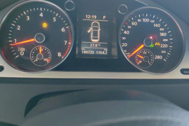 Used Volkswagen FAW-Volkswagen CC 2011 2.0 TSI Ultimate Edition Odometer Close Up