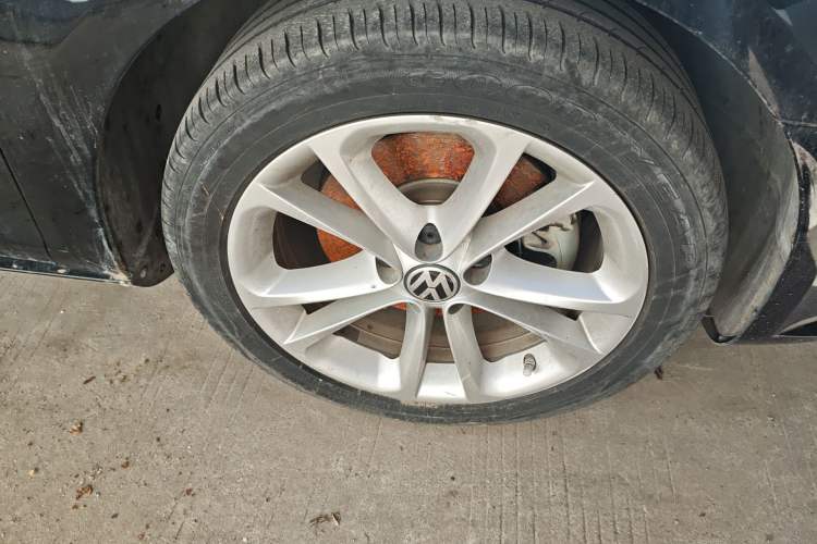 Used Volkswagen FAW-Volkswagen CC 2011 1.8TSI Luxury Model Right Front Wheel Hub