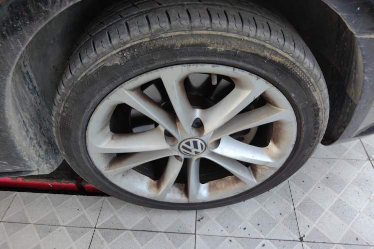 Used Volkswagen FAW-Volkswagen CC 2011 2.0 TSI Ultimate Edition Right Front Wheel Hub