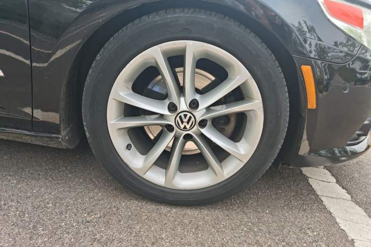 Used Volkswagen FAW-Volkswagen CC 2011 2.0 TSI Ultimate Edition Right Front Wheel Hub