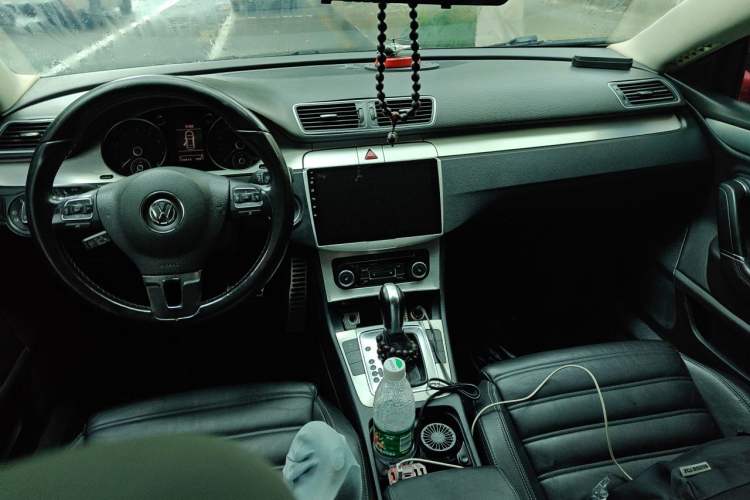 Used Volkswagen FAW-Volkswagen CC 2011 1.8 TSI Prestige Model Center Console