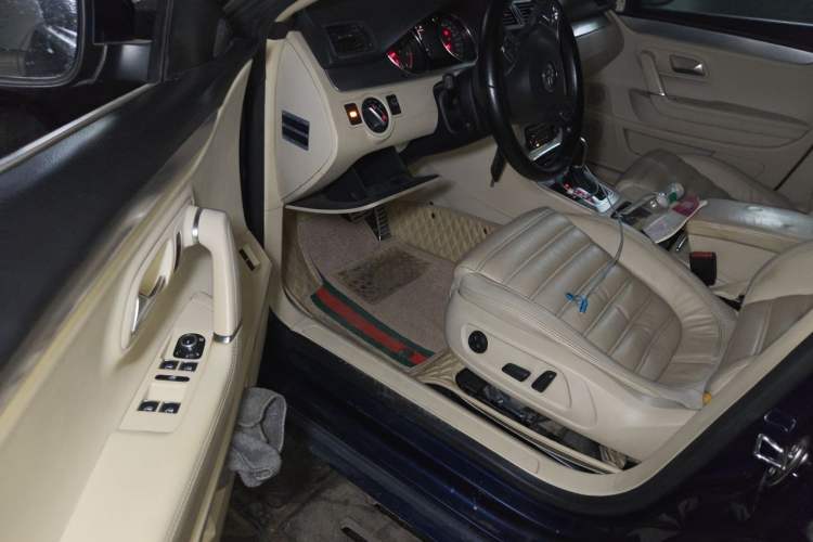 Used Volkswagen FAW-Volkswagen CC 2011 1.8 TSI Prestige Model Driver Seat