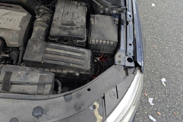 Used Volkswagen FAW-Volkswagen CC 2011 1.8 TSI Prestige Model Engine Bay Left