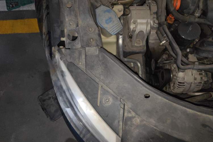 Used Volkswagen FAW-Volkswagen CC 2011 1.8 TSI Prestige Model Engine Bay Right
