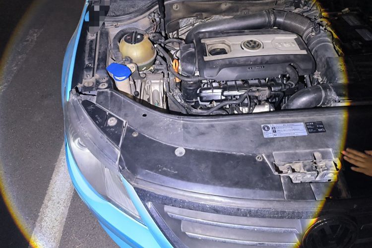 Used Volkswagen FAW-Volkswagen CC 2011 1.8TSI Luxury Model Engine Bay Right