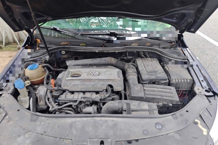 Used Volkswagen FAW-Volkswagen CC 2011 1.8 TSI Prestige Model Engine Bay