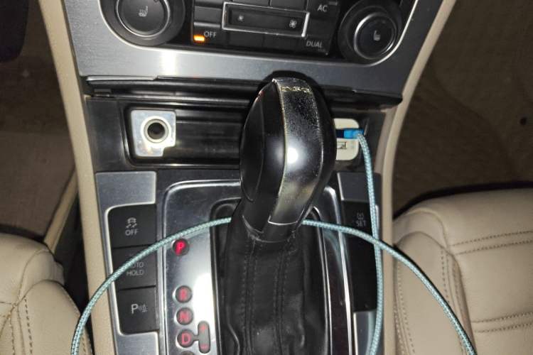 Used Volkswagen FAW-Volkswagen CC 2011 1.8 TSI Prestige Model Gear Lever
