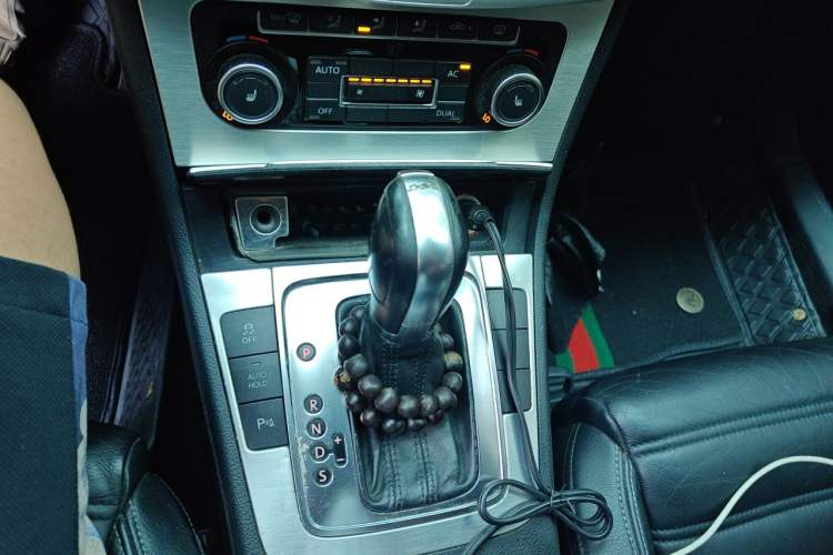 Used Volkswagen FAW-Volkswagen CC 2011 1.8 TSI Prestige Model Gear Lever
