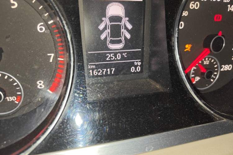 Used Volkswagen FAW-Volkswagen CC 2011 1.8 TSI Prestige Model Odometer Close Up