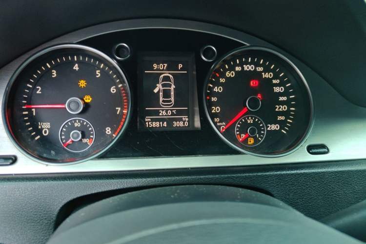 Used Volkswagen FAW-Volkswagen CC 2011 1.8 TSI Prestige Model Odometer Close Up