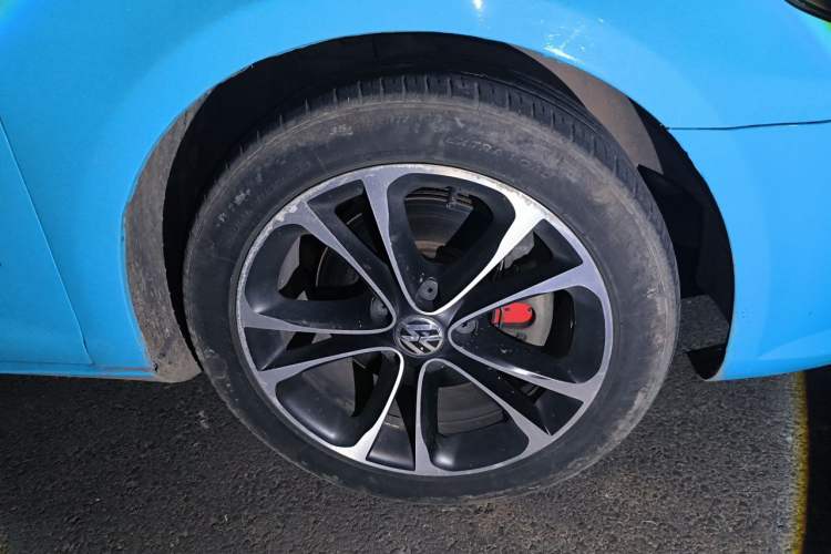 Used Volkswagen FAW-Volkswagen CC 2011 1.8TSI Luxury Model Right Front Wheel Hub