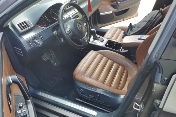 Used Volkswagen FAW-Volkswagen CC 2011 2.0 TSI Ultimate Edition Driver Seat