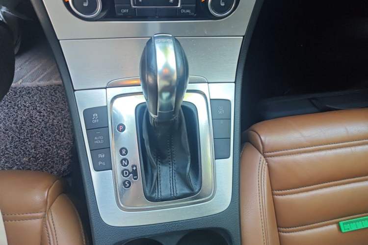 Used Volkswagen FAW-Volkswagen CC 2011 2.0 TSI Ultimate Edition Gear Lever