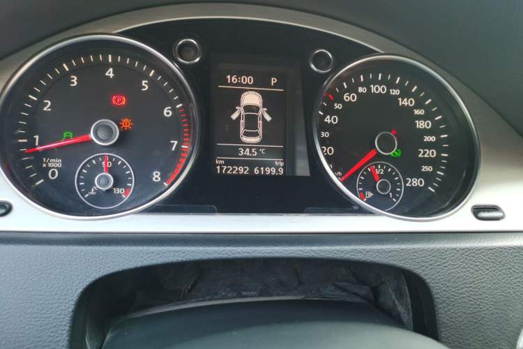 Used Volkswagen FAW-Volkswagen CC 2011 2.0 TSI Ultimate Edition Odometer Close Up